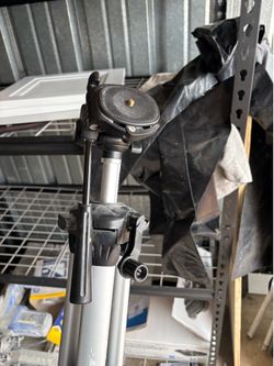 Bosch laser with Tri stand