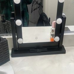 Vanity mirror