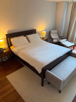 Queen Bed Frame – Excellent Condition