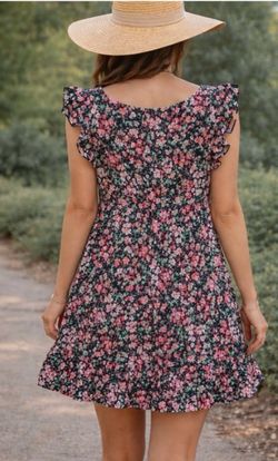 Beautiful floral dress, size large