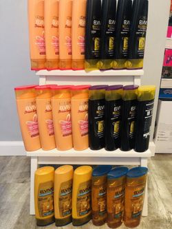 $55 22 pcs of L’Oréal shampoo and conditioner it’s all brand new and pick up Gahanna