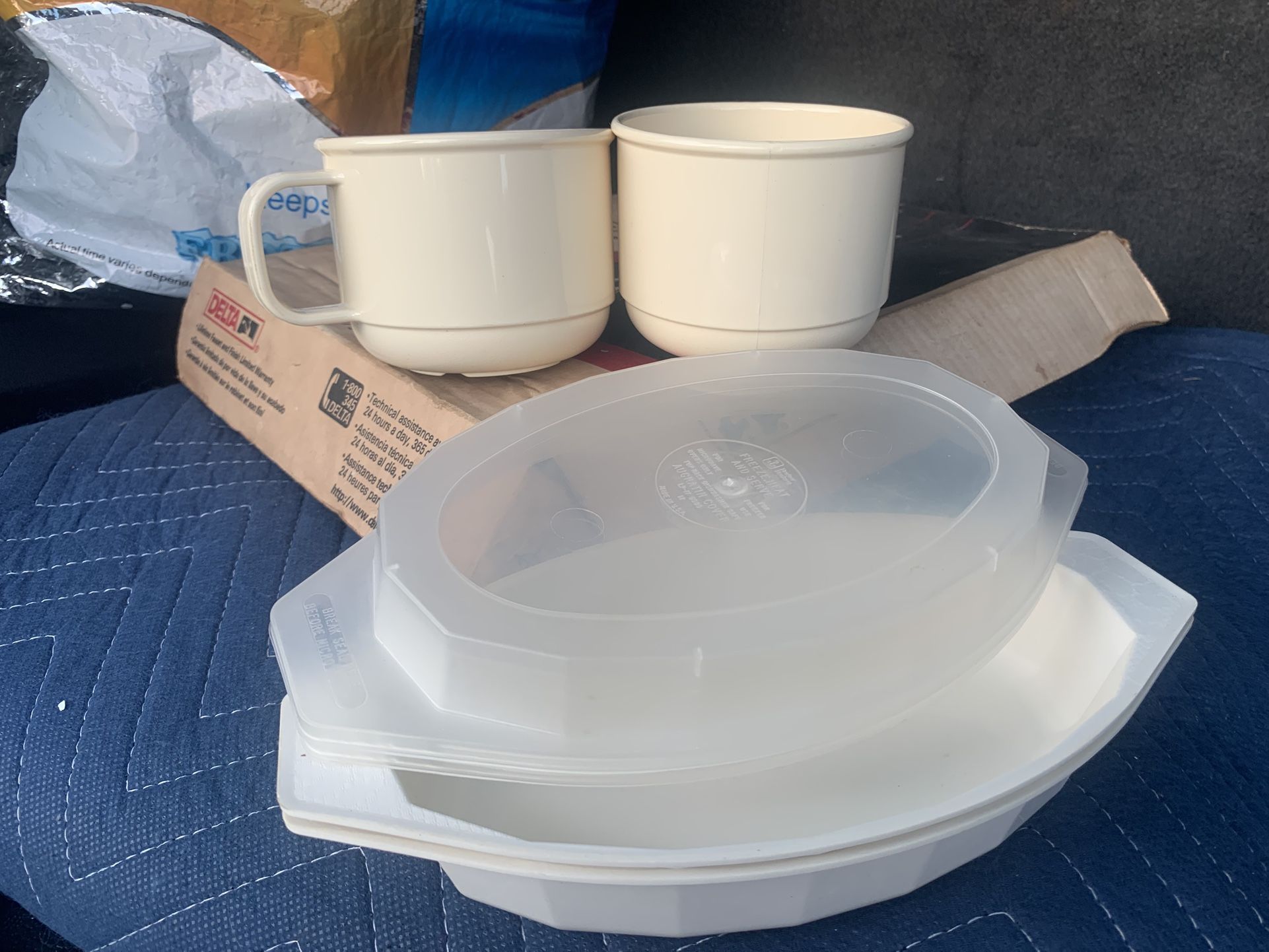 Set 2 Anchor Microware Freeze, Heat Serve Dishes and Mugs