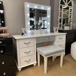 Barzini White 7 Drawer Vanity Desk w/ Lighted Mirror〽️ Brand New 〽️ Online Shopping 〽️ Delivery 〽️ Financing 