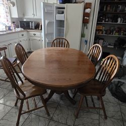 Solid oak wood dining table and 5 chairs