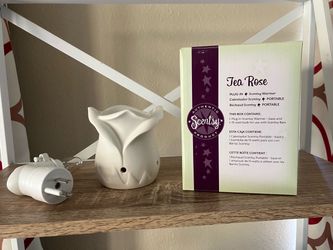 SCENTSY WAX WARMER