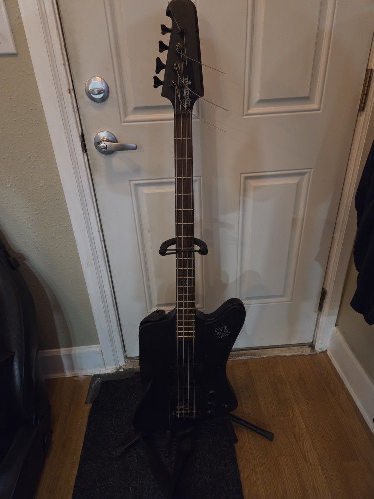 Epiphone Goth Bass W/amp