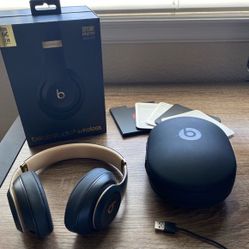 Beats Studio 3.JUST HEADPHONES!!