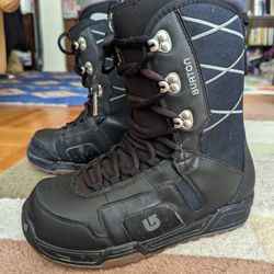 Burton Moto Snowboard. Boots Men's Size for Sale in - OfferUp