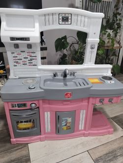 Step 2 Kids Play Kitchen Set