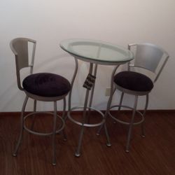 New Bar Table And 2 Barstools 