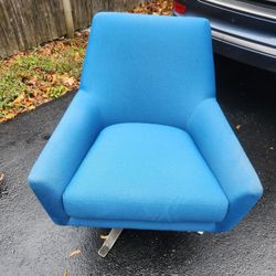 Swivel Accent Chair
