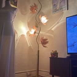 Rare Vintage Flower Lamp