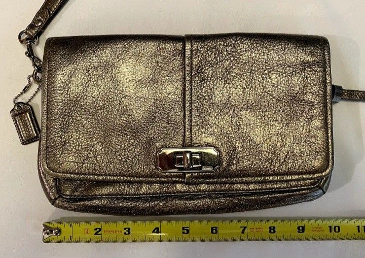 COACH Platinum Metallic Leather Turnlock Clutch Wristlet 