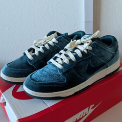 Atomic Teal Velvet Nike Dunk Lows - women's size 8.5 / men's 7