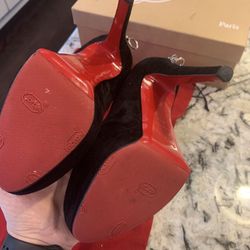 Heels Louboutins $250!!!! Like New