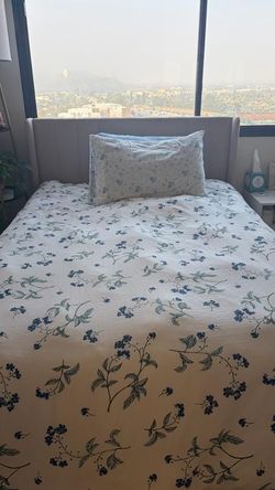 White/Beige Bedroom Set