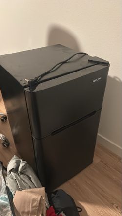 Mini fridge (barely used)