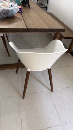Modern White Shell Chair with Wood Legs