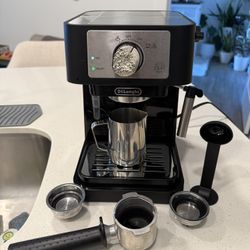De’Longhi Stilosa Espresso Machine