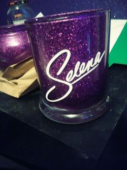 Selena makeup brush holder