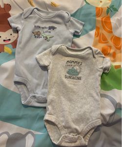 Carters onesies set size 3months