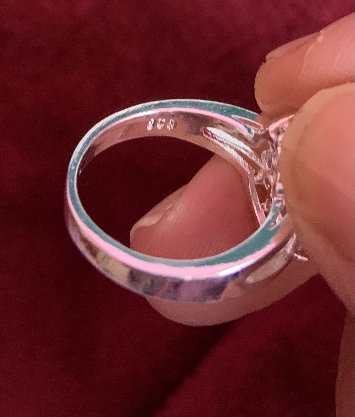 925 Silver With Beautiful Zirconia. Size 6. New