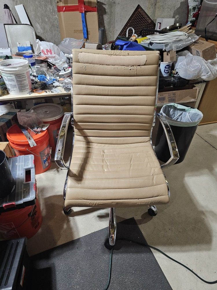 Office Chair Used Don't Need Is Peeling