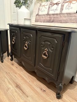 🖤 Elegant Vintage Cabinet & End Table Set