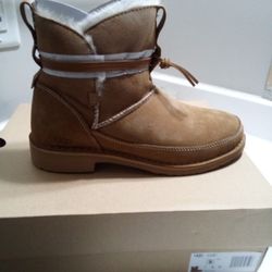 UGG  Boots 