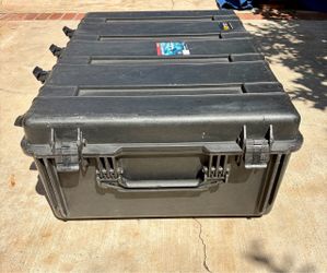Pelican 1730 Watertight Rolling Hard Case w/ Foam – Heavy Duty