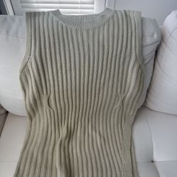 Ribbed Knit Sleeveless Sweater – Neutral Beige/Taupe