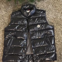 Moncler Vest XL