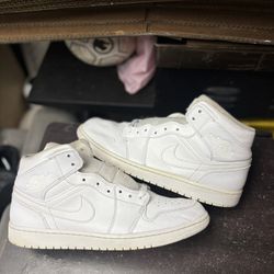 Air Jordan 1 Mid Triple White 