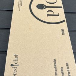 NIB Pampered Chef Puff Waffle Maker