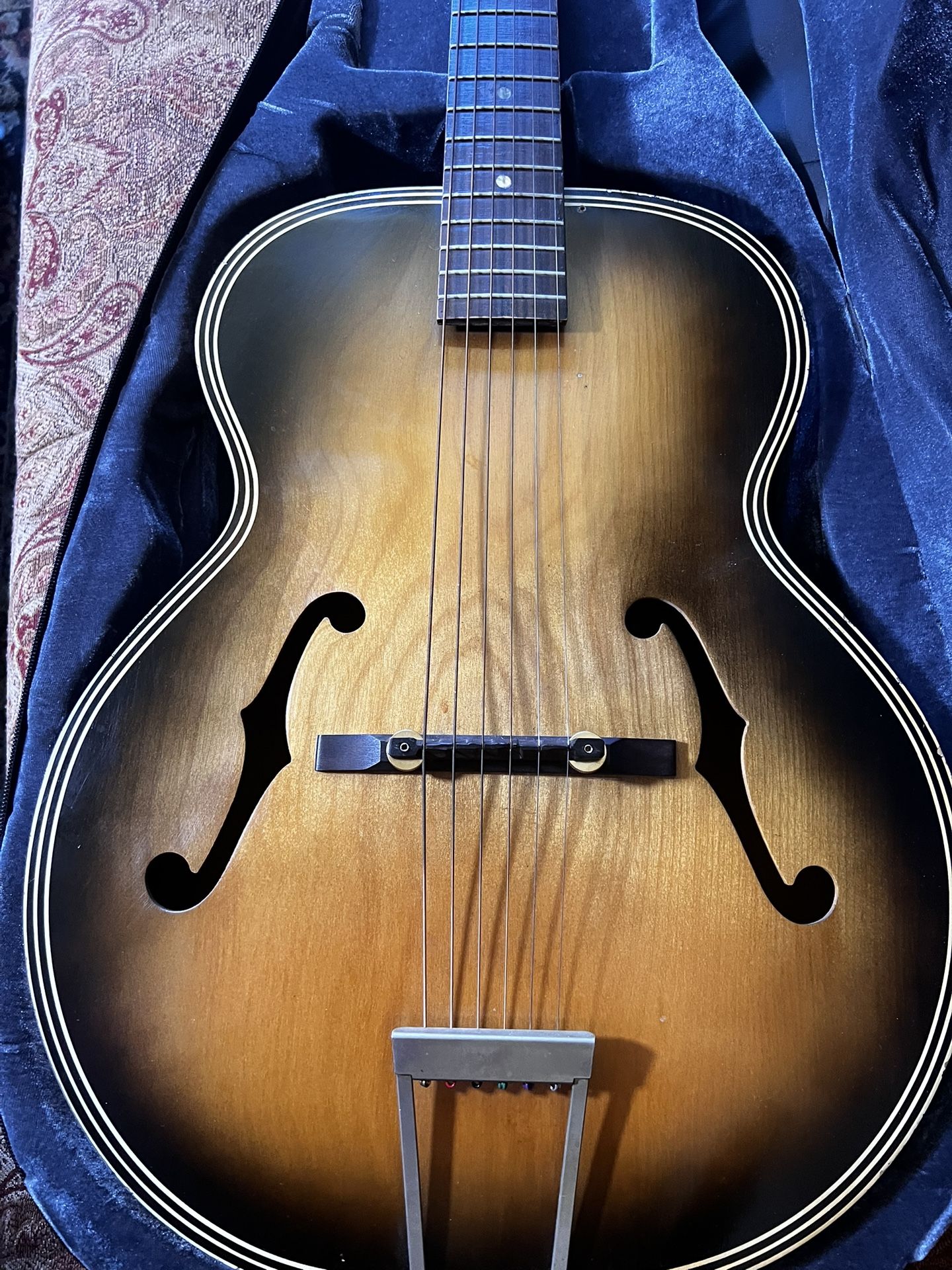 Harmony - Vintage 1962 Archtop Guitar