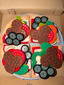 Melissa & Doug pizza toy - like new