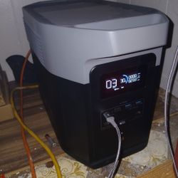 Solar Power Ecoflow 4800 Watt Genarator New 