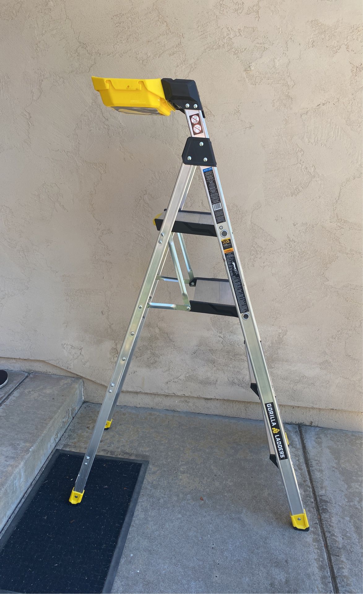  Ladder with Tray