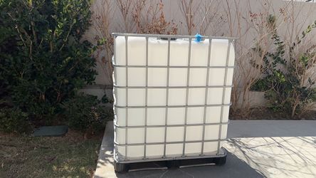 330 gallon water tank
