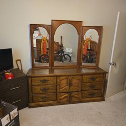 Oakwood Dresser And Mirror