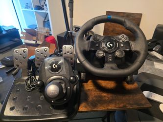 G923 Racing Wheel w/ Shifter and Pedals (Like New)