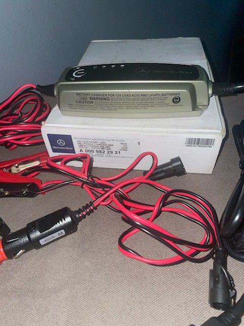 Mercedes-Benz Genuine OEM Battery Trickle Charger 12V/5A A000(contact info removed) Brand New