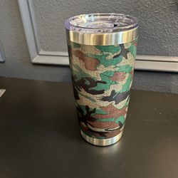 20 Total - 20oz Tumbler With Lid - Camo - $3 Each - Price For All 20