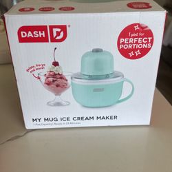 Ice cream maker 
