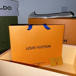 LOUIS VUITTON BOX W/BAG PAPER & CARD for Sale in North