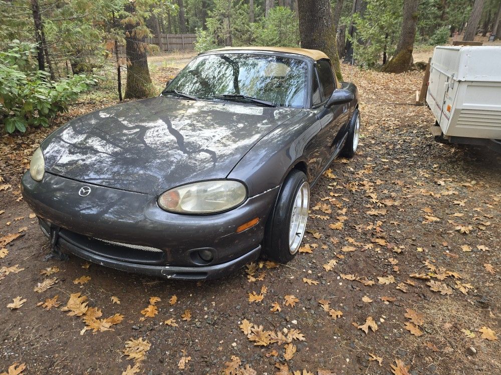 2000 Mazda Miata
