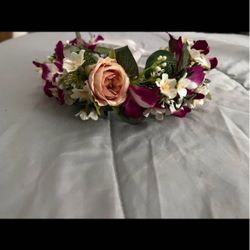 Crown and bride bouquet