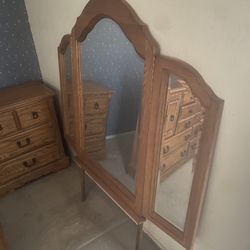 Dresser Set 