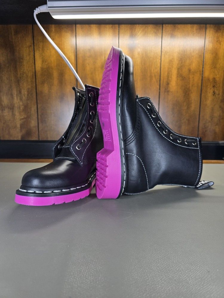 Women's Size:6 Dr. Martens