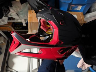 Troy Lee Designs Stage MIPS Helmet
X Large/XX Large